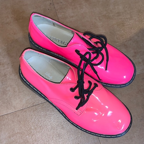 Pink shoes - Picture 1 of 3